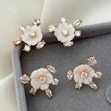 Mop shell flower earrings