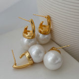 Pearl drop earrings