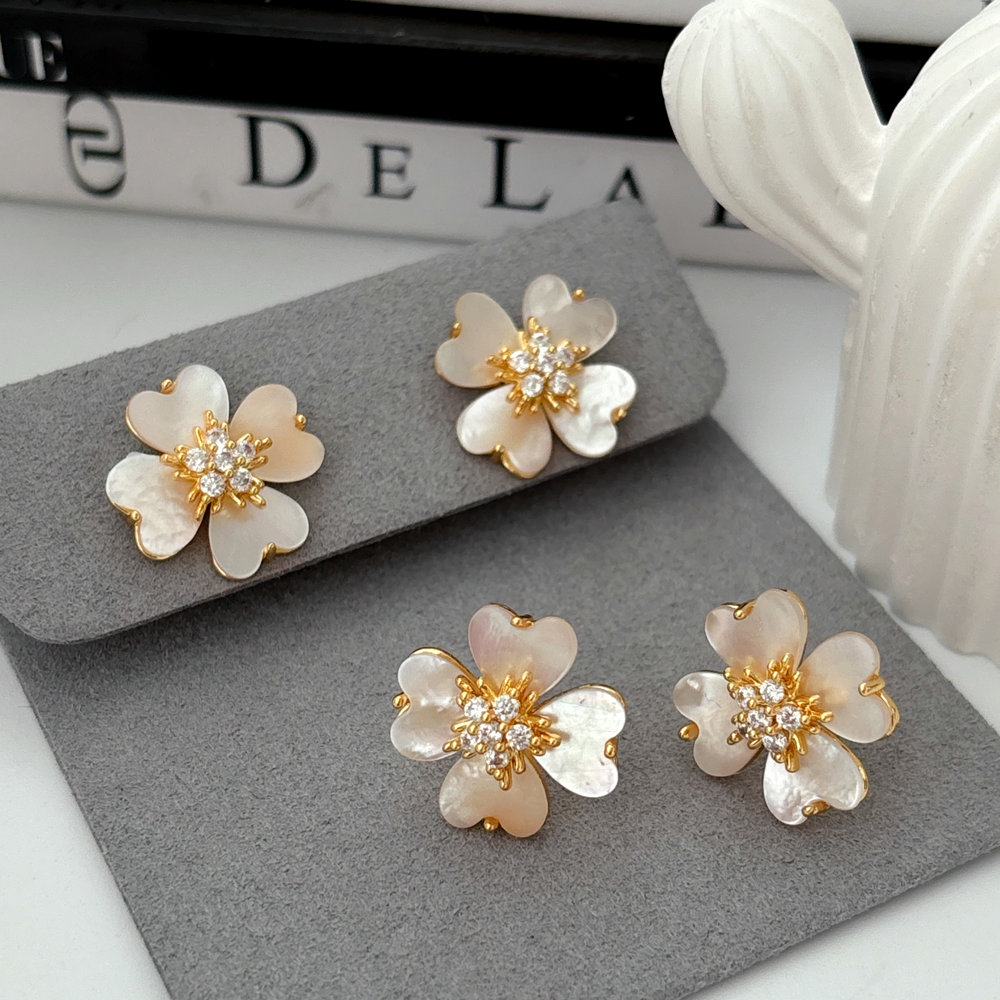 Small shell flower earrings
