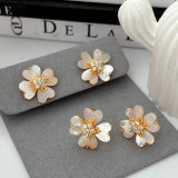 Small shell flower earrings