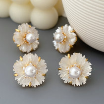 Shell pearl flower earrings