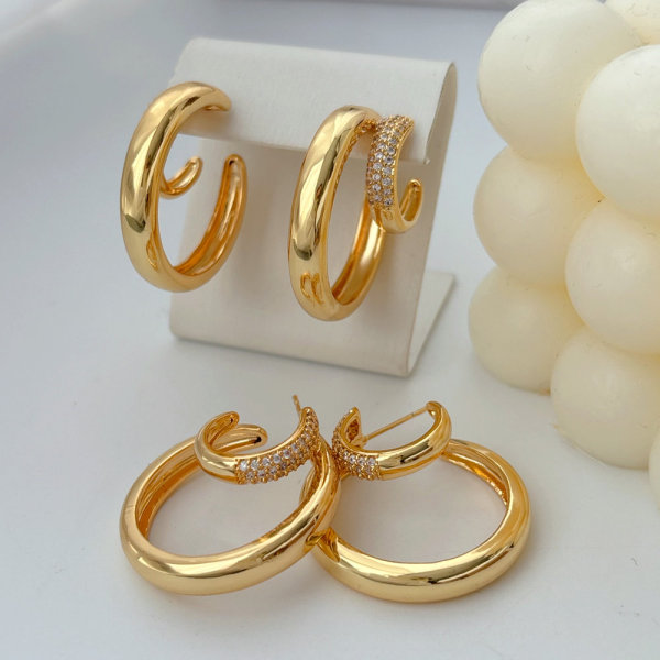 Metal circle earrings
