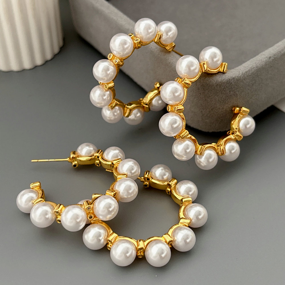 Pearl hoop