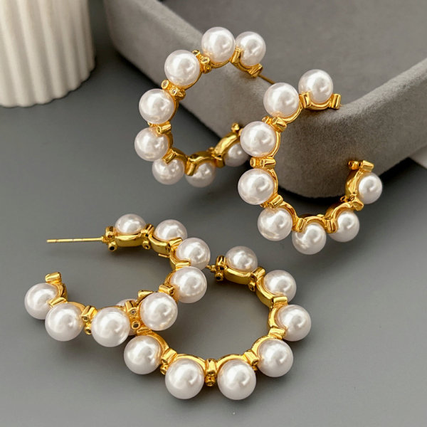 Pearl hoop