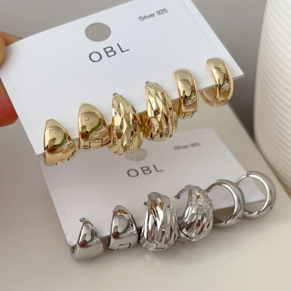 Set hoop earrings