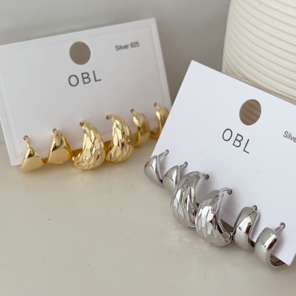 Set hoop earrings