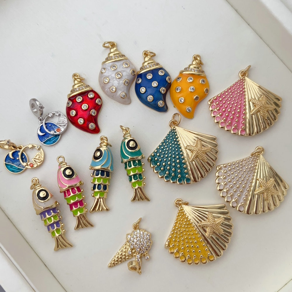 Enamel shell fish charm