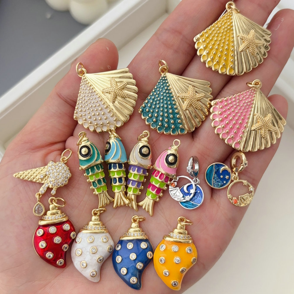 Enamel shell fish charm