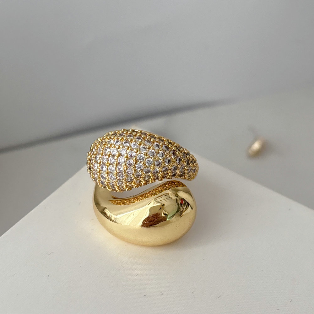 Pave cross ring