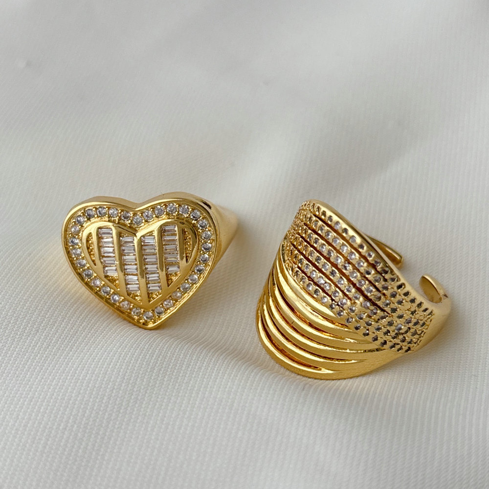 Pave heart ring