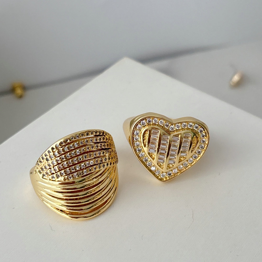 Pave heart ring