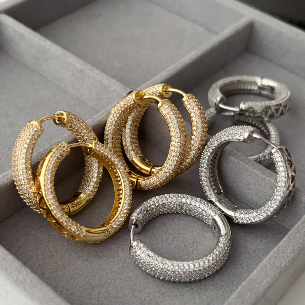Pave zircon basic hoop