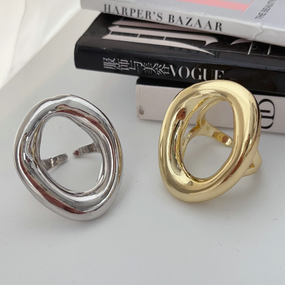 Metal oval shape ring