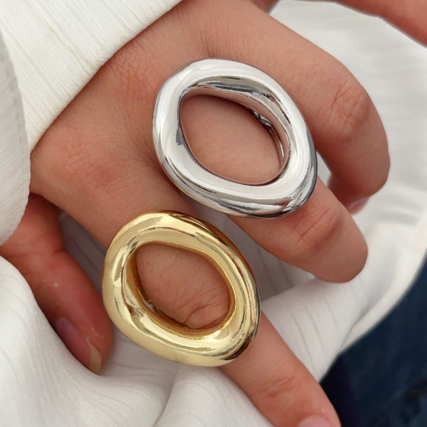 Metal oval shape ring