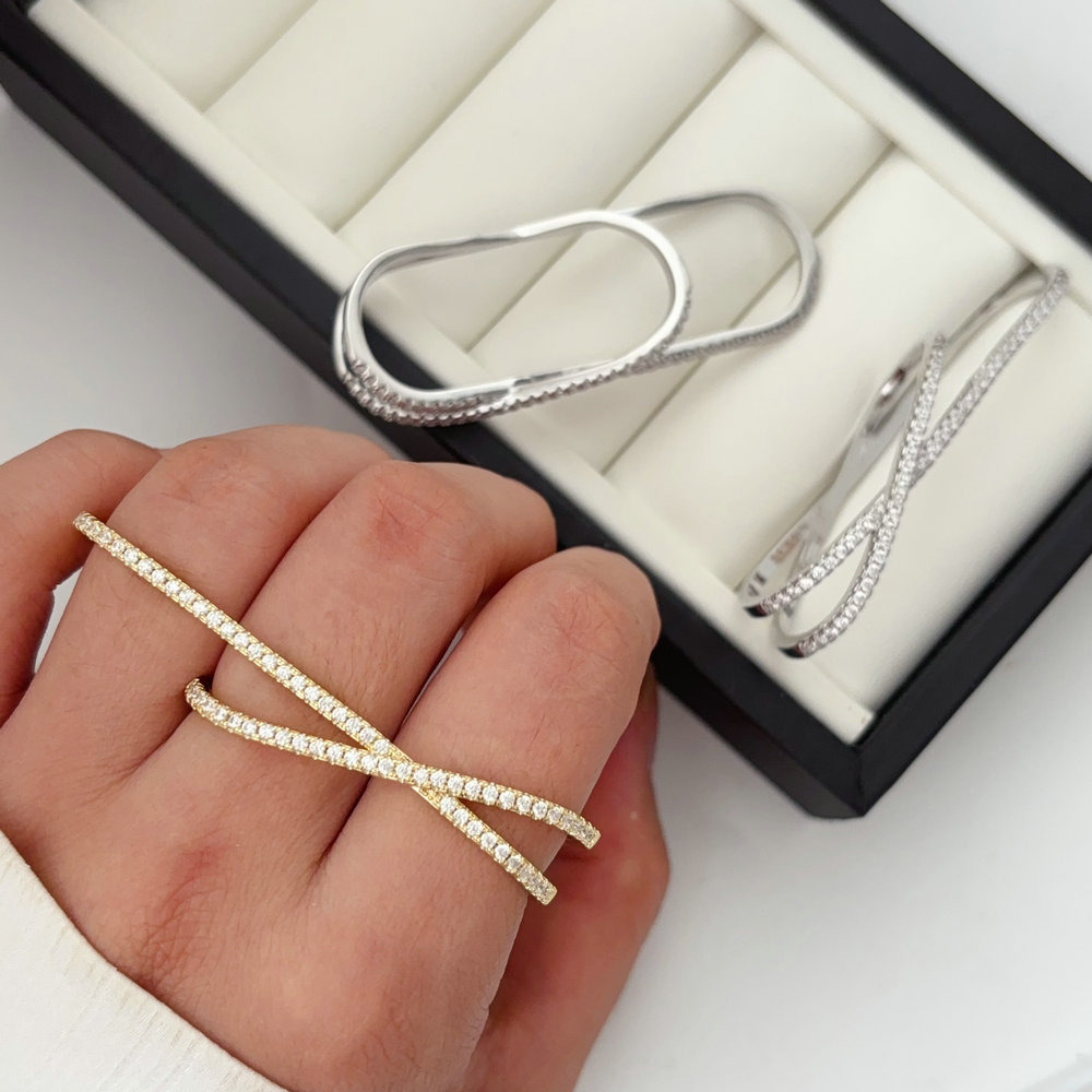 Pave zircon chunky pin ring
