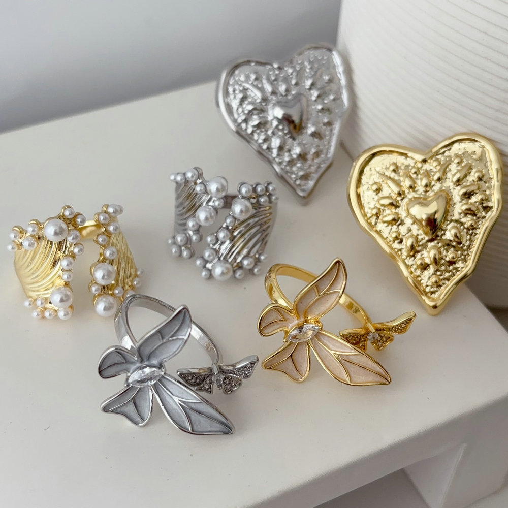 Heart butterfly ring