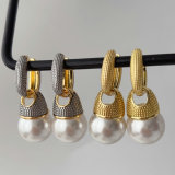 Pearl drop earrings
