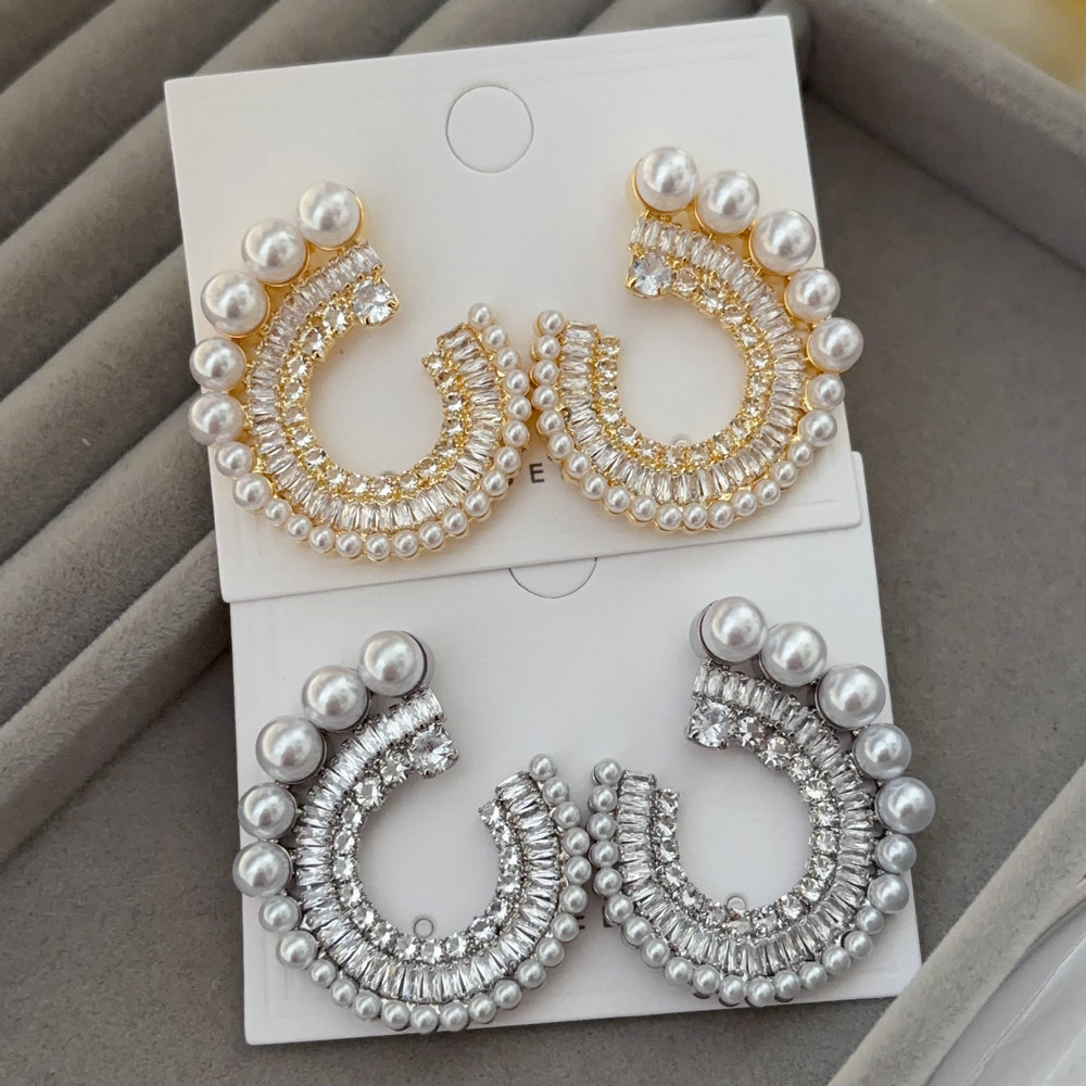 pearl s shape earrings