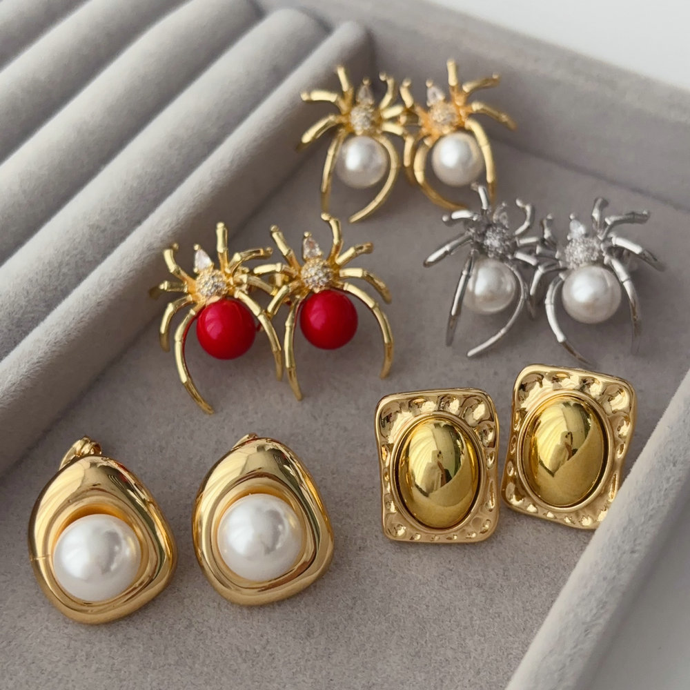 Spider earrings