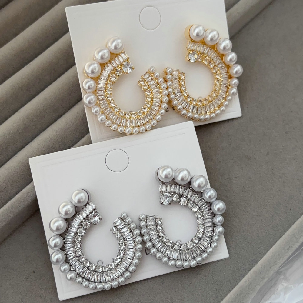 pearl s shape earrings