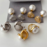 Round shape pearl earrings