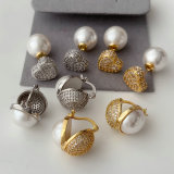 Round shape pearl earrings