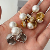 Round shape pearl earrings