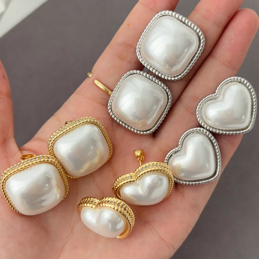 Square heart pearl earrings