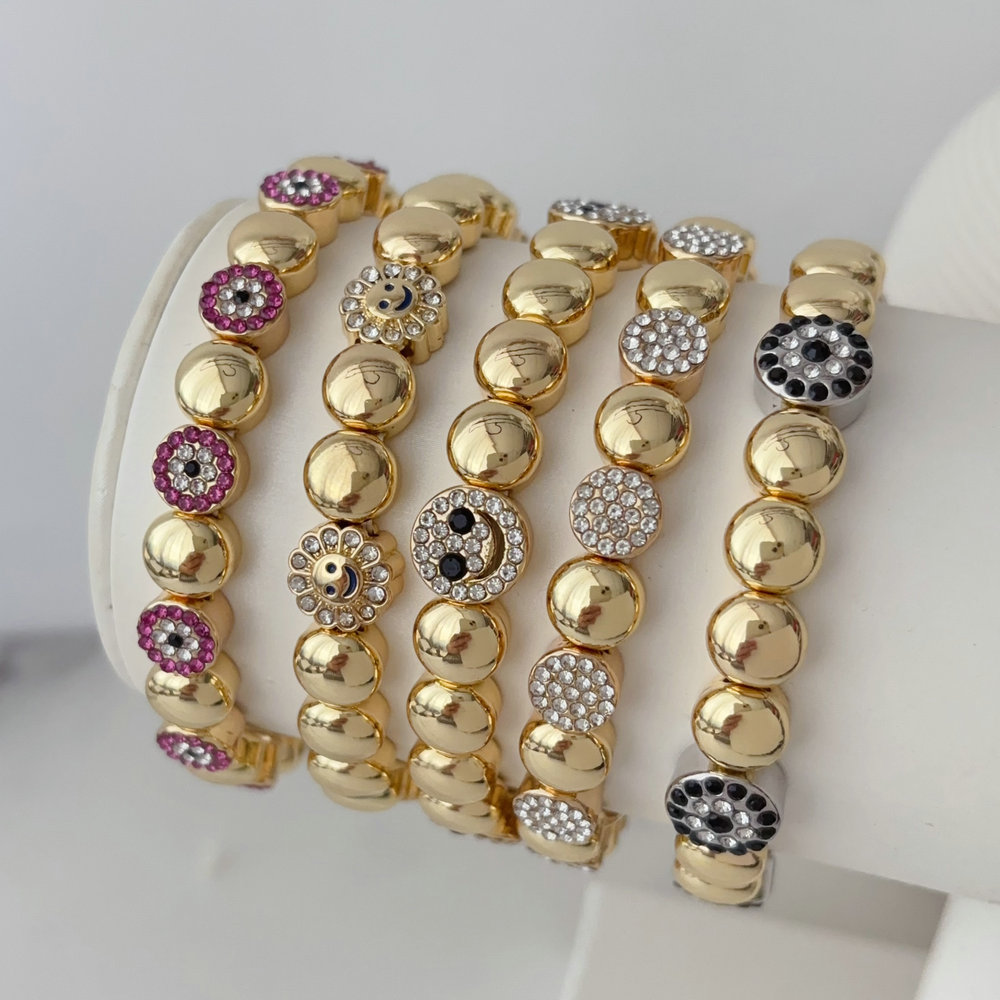 Elastic eye bracelet