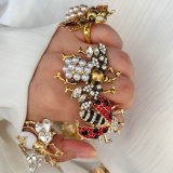 Inset bee ring