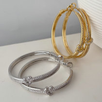 Pave knot hoop