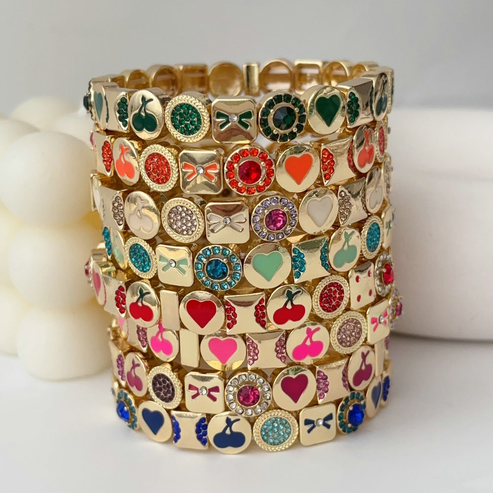 Cherry charm elstic bracelet