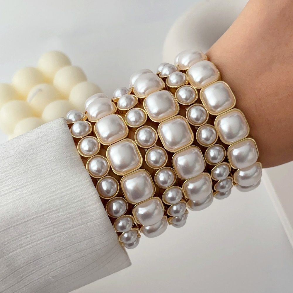 Elstic pearl bracelet