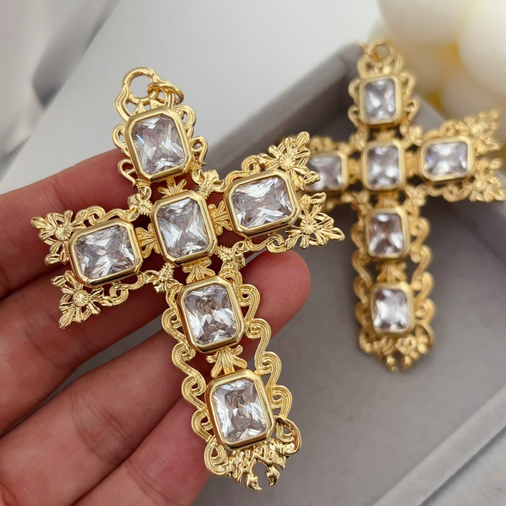 Big zircon cross pendant