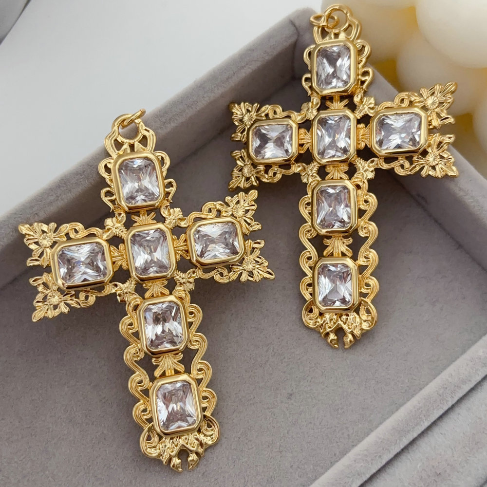 Big zircon cross pendant