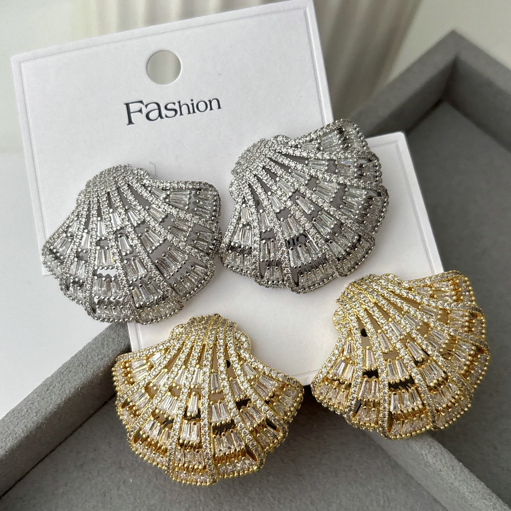 Pave zircon shell shape earrings