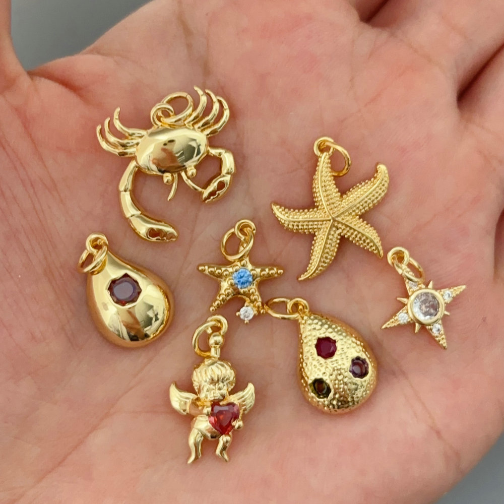 Metal crab charm