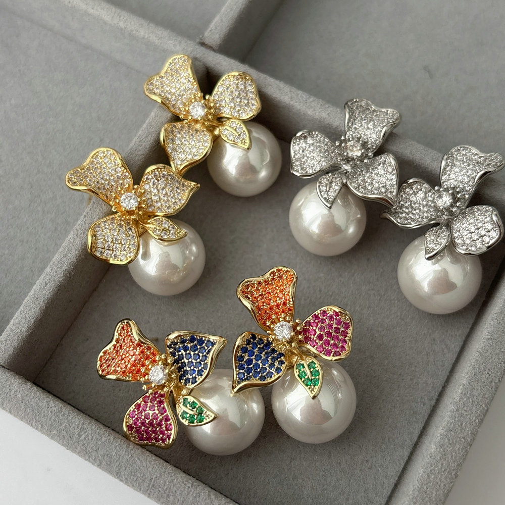 Pearl flower earrings