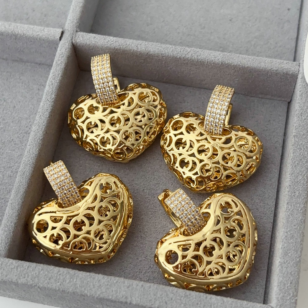 Chunky heart earrrings
