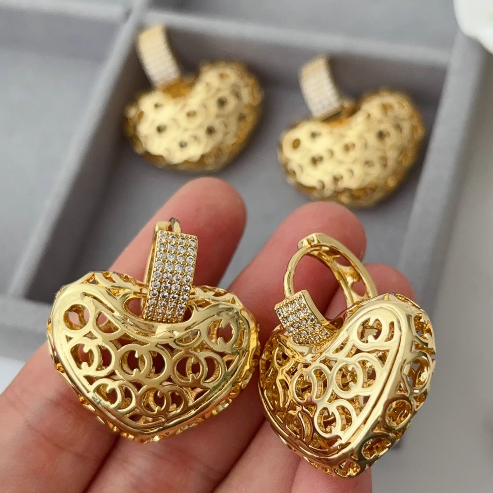 Chunky heart earrrings