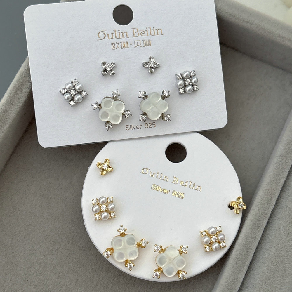 Set flower earrings