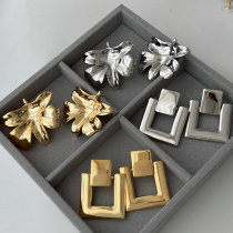 Metal square leaf earrings