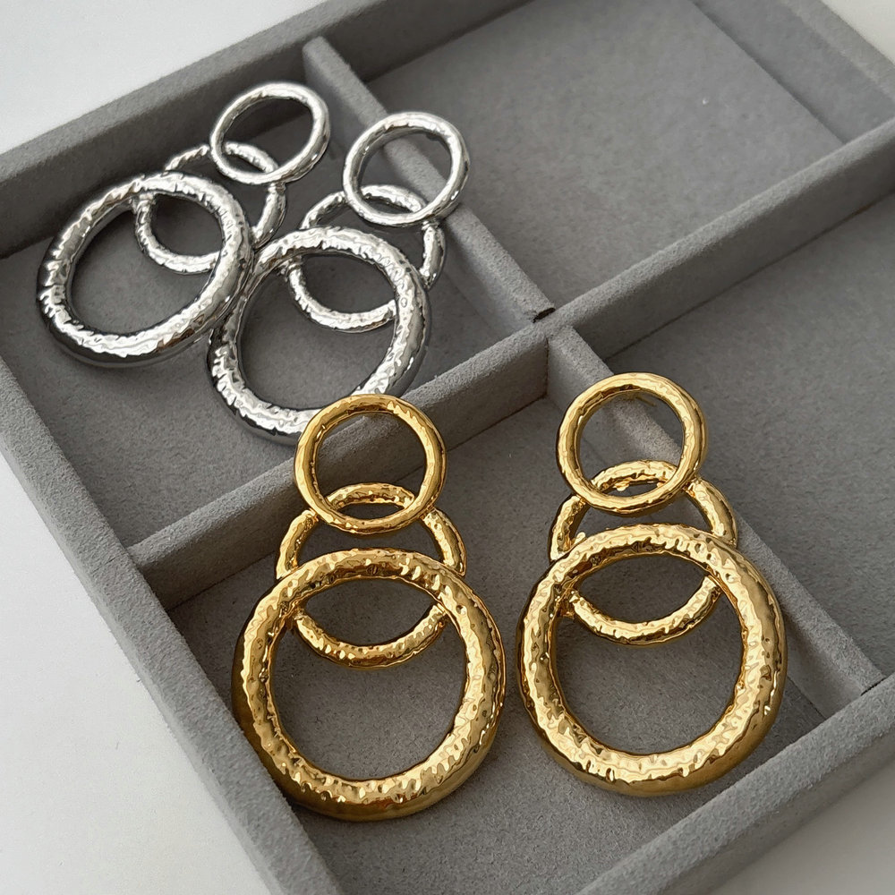 Chunky metal circle earrings
