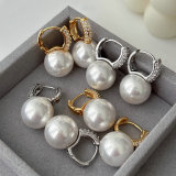 Ball pearl earrings