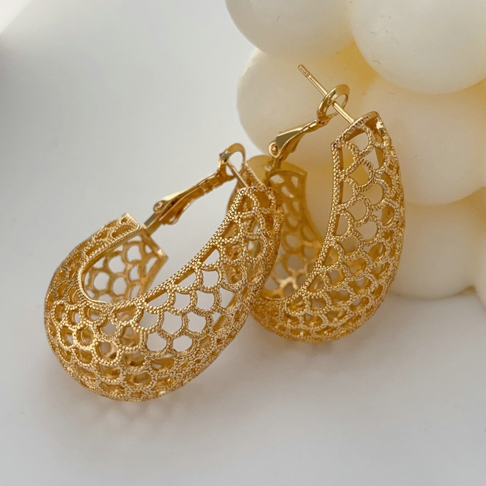Metal chunky fan earrings