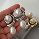 Pearl snail earrings