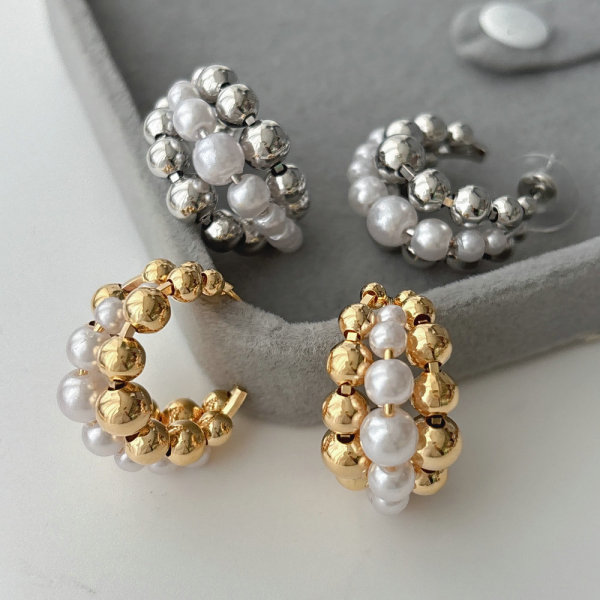 Fan earrings