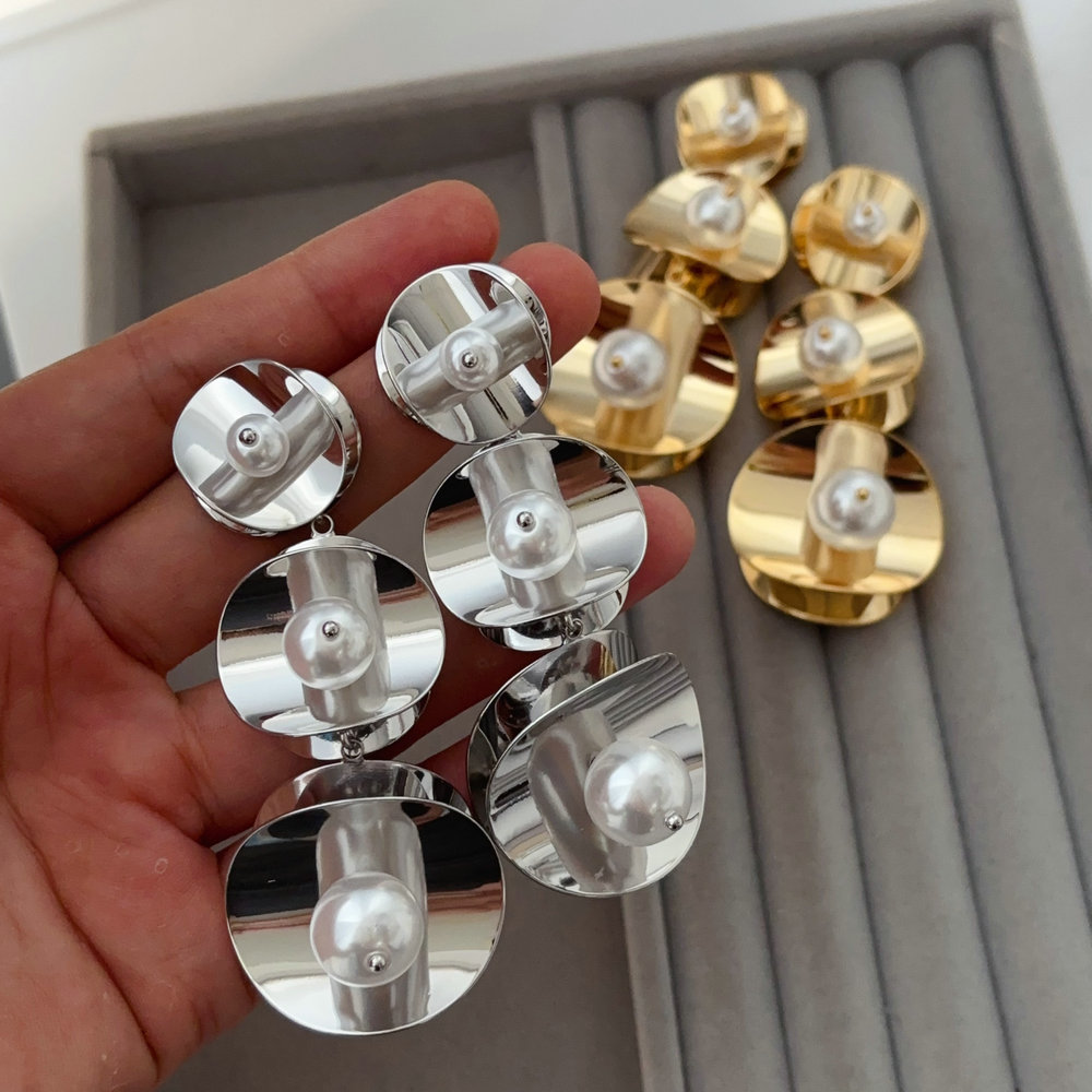 Metal chunky flower earrings