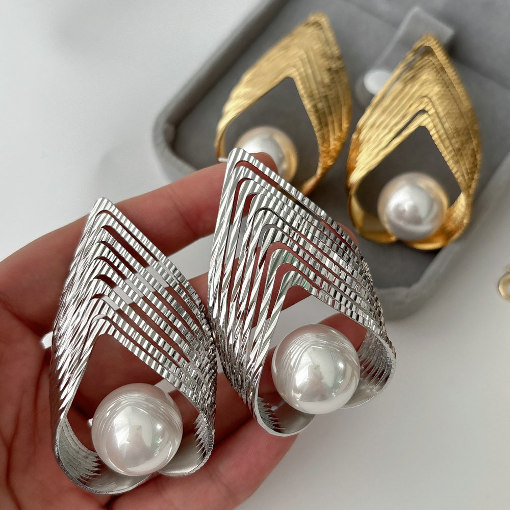 Chunky pearl fan shape earrings