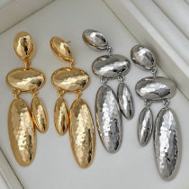 Chunky metal fashion earrings